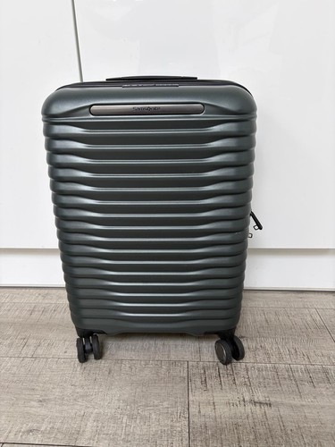Cabin size hard samsonite - size,