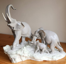 Lladro #1150 Elephant Family Walking Sculpture Porcelain Perfect Condition 