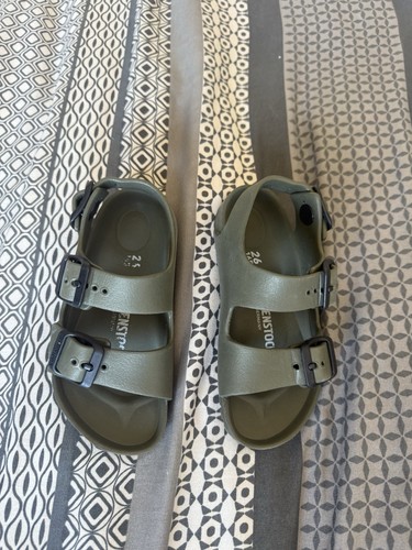 Kids khaki birkenstocks 9 - khaki,