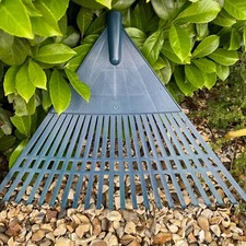 55cm Wide 22 Tooth Heavy Duty Plastic Canadian Rake Head Replacement Lawn Leaves