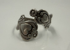 VINTAGE AVON FLORAL HEART