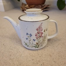 J & G Meakin Wayside Lifestyle