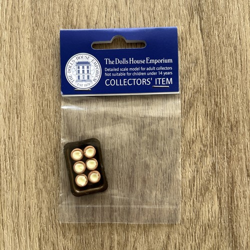 Dolls house miniature 12th - dolls,