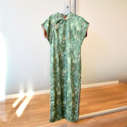 Dark green fish - green,