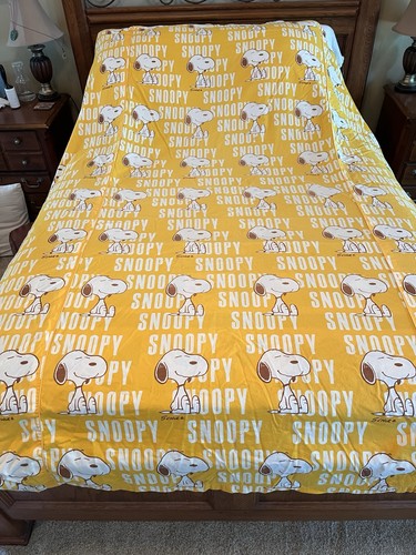 Vintage snoopy peanuts yellow - snoopy,