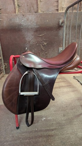 Bates caprilli saddle - bates, –