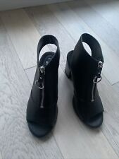 New Look 915 Generation Older