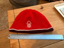 NOTTINGHAM FOREST FC RED REVERSIBLE BEANIE HAT OFFICIAL VG CONDITION