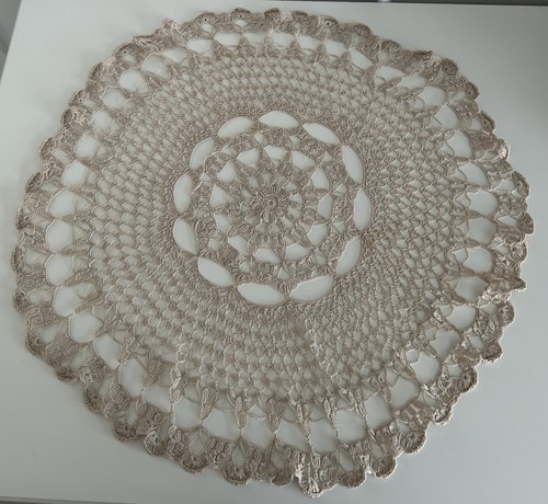Large crochet lace doily - large, 50cm