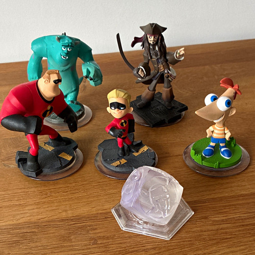 Disney infinity figures lot - infinity, mr