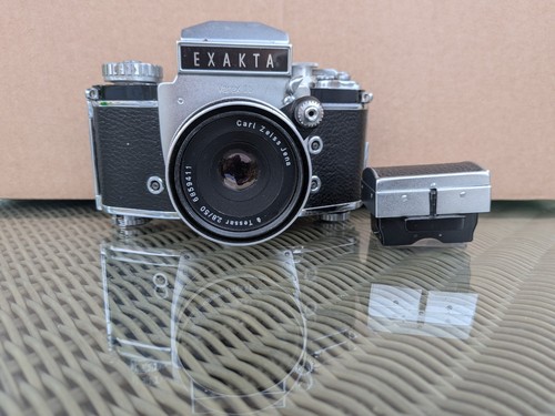 Exakta varex with - with, carl