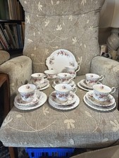A Stunning 21 Piece Royal Albert Lavender Rose tea set