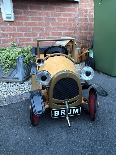 Vintage brum metal - brum, car