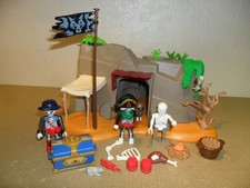 PLAYMOBIL PIRATE ZOMBIE GHOST CAVE (Accessories,Figures,Halloween)
