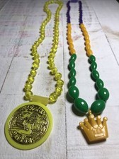 Lot Mardi Gras Bead King Crown