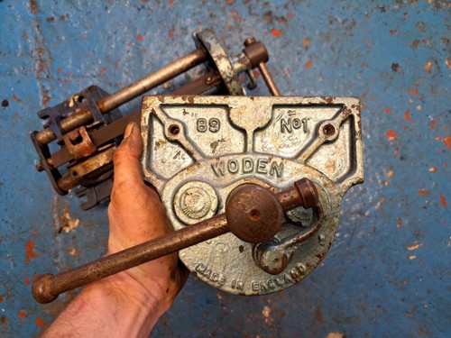 Pair vintage woden 89 - vintage, 'woden