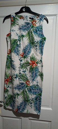 Vgc ladies pretty sleeveless - vgc,