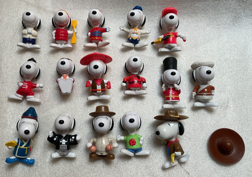Mcdonald happy meal snoopy - mcdonald's,