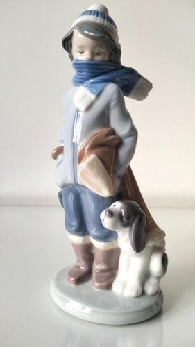 Lladro figurine winter boy - figurine,