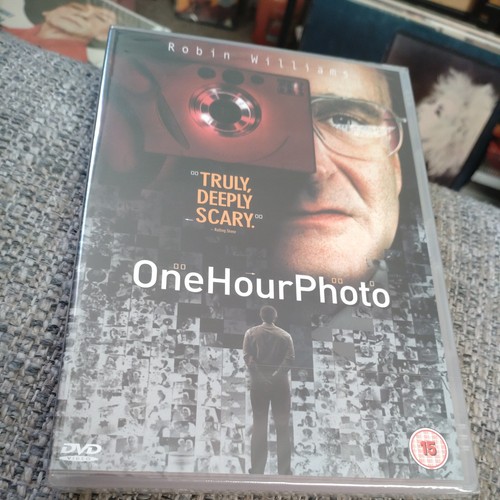 One hour photo - one,