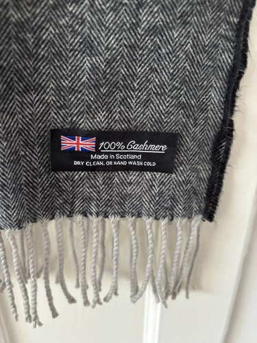 100 pure cashmere - 100%, scarf