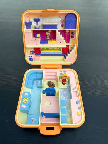 Vintage 1989 polly - 1989, town