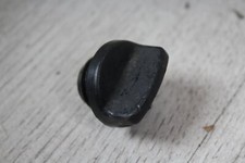 Oil filler screw oil lock