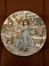 Royal Worcester NSPCC Christmas Plate 1987 “Love” by Elisabeth Woodhouse