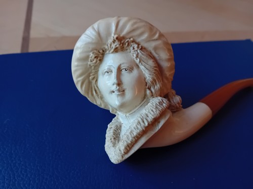 Early meerchaum ladies - ,