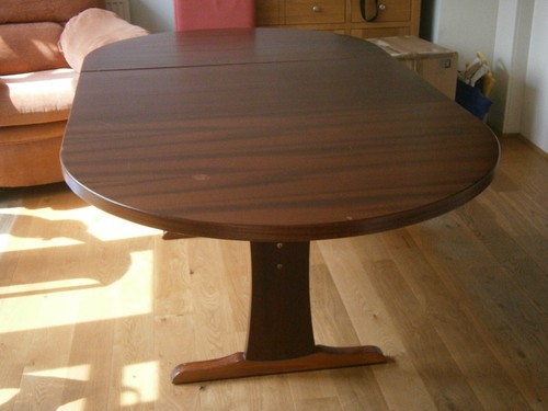 Oval dining table seats to - seats, up