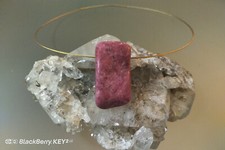 Beautiful Thulite Pendant Top Quality Norway/Leksvik Healing Stone Rose