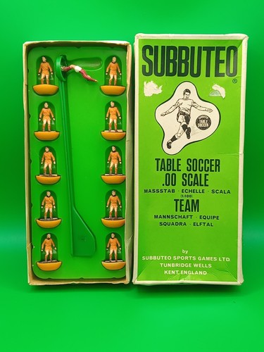 Subbuteo team wolves - team, ref