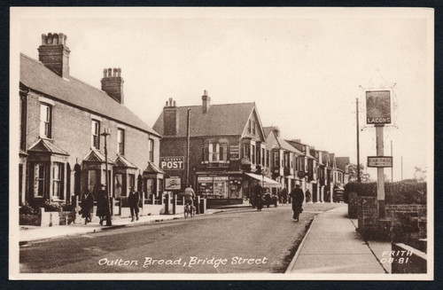 Postcard oulton broad - postcard, nr