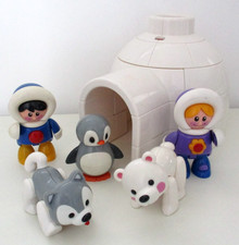TOLO  TOYS IGLOO POLAR BEAR HUSKY PENGUIN FIGURES PLAYSET