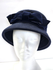 Vtg Womans Cloche Hat Navy