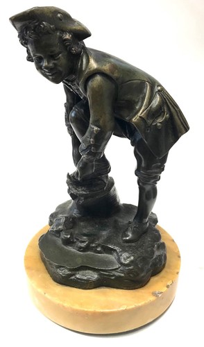 Lovely vintage bronze figure - lovely,