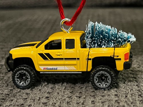 Hot wheels chevrolet silverado - hot,