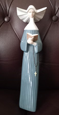 Lladro  Nun, Prayerful Moment