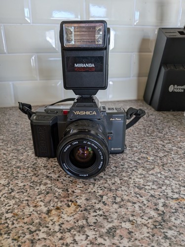 Yashica 230 35mm slr - 230-af, film
