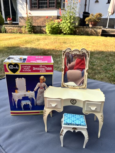 Sindy wardrobe dressing table - wardrobe,,