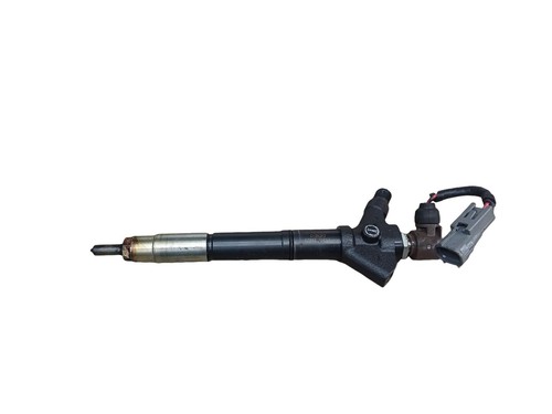 Lexus is220d fuel injector 2 - is220d,