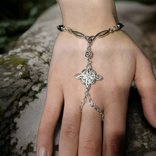 Celtic witch knot with - witch,