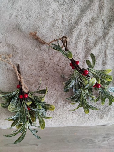 Artificial mistletoe pick - artificial,