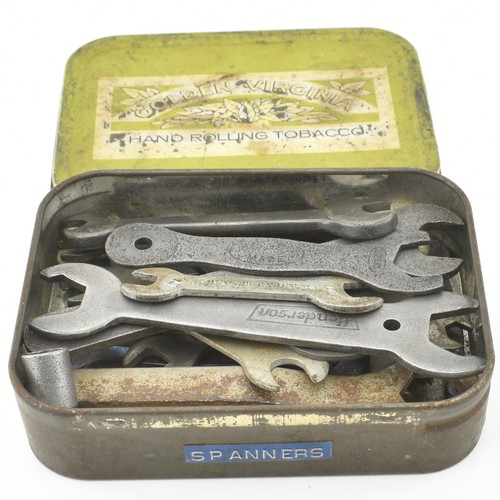 Vtg tin small - vtg, miniature