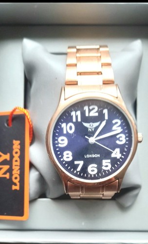 London men watch with - ny,