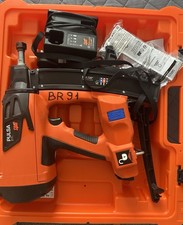 Spit Pulsa 27E Cordless Gas Nailer Extension Pole 1 Battery and Charger Pin