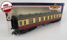OO Gauge Bachmann 34-130 Collett Coach 1st / 2nd BR Crimson Cream