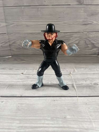 Wwf hasbro undertaker action - hasbro,