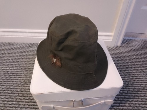 Vintage fishing wax - hat, green