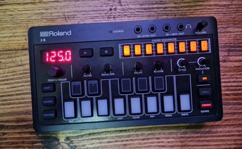Roland aira compact j - aira, j-6